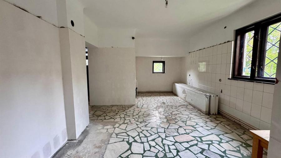 Casă individuală cu 5 camere cu Teren 2257 Mp în Andrei Mureșanu