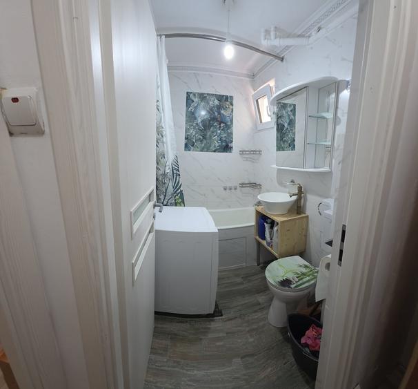 Apartament cu 2 camere semidecomandat în Central