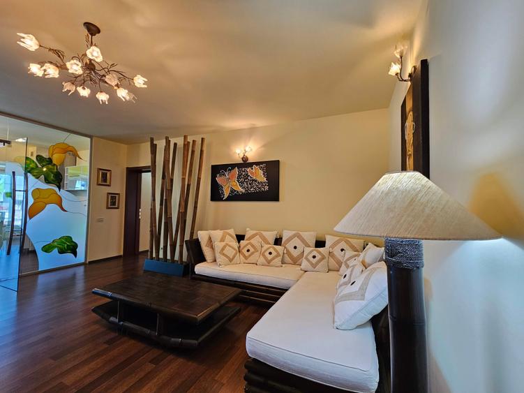 Apartament cu 3 camere semidecomandat, mobilat în Splaiul Independenței