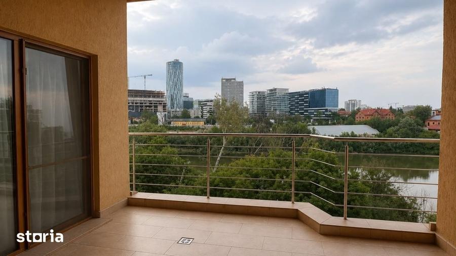Apartament cu 4 camere în Tei