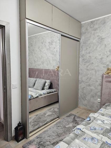 Apartament cu 3 camere decomandat, mobilat în Sânnicoară