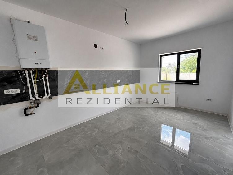 Casă individuală cu 4 camere cu Canalizare în Berceni
