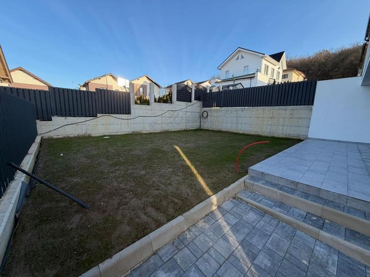 Duplex cu 4 camere cu Canalizare în Dezmir
