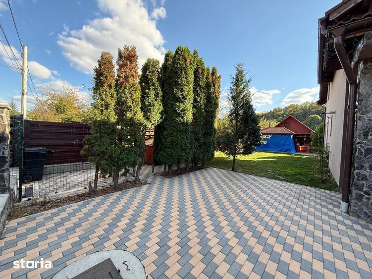 Casă cu 4 camere cu Teren 500 Mp în Corunca