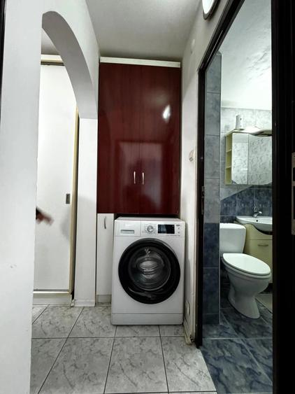 Apartament cu 3 camere decomandat în Podul de Fier