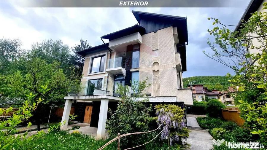 Casă cu 7 camere cu Teren 460 Mp în Traian