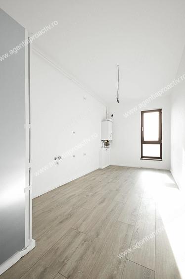 Apartament cu 3 camere decomandat în Sud