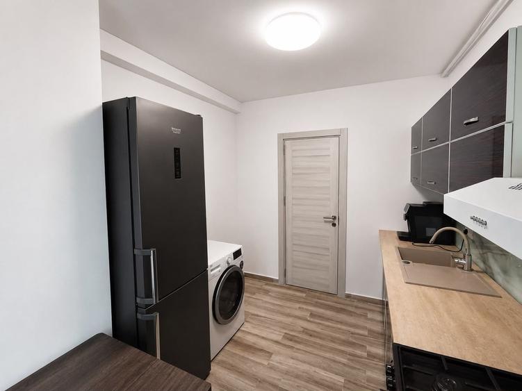 Apartament cu 2 camere decomandat, mobilat în Apărătorii Patriei