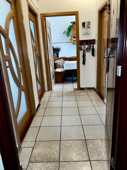 Apartament cu 2 camere decomandat în Moroasa 1