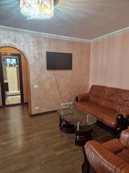 Apartament cu 3 camere semidecomandat în Ultracentral