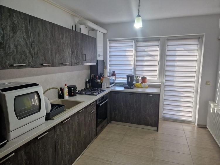 Apartament cu 2 camere semidecomandat în Florești