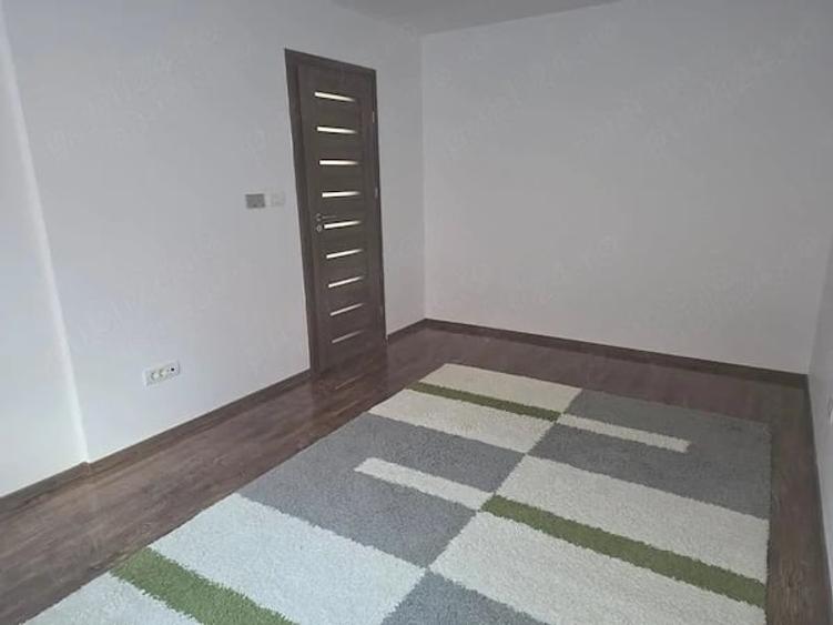 Apartament cu 3 camere decomandat în Giroc