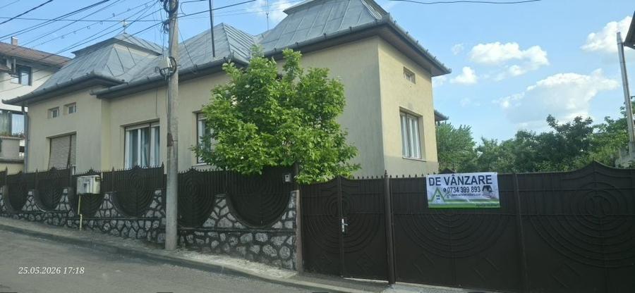 Casă cu 4 camere în Central