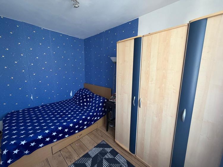 Apartament cu 3 camere semidecomandat în Cedonia