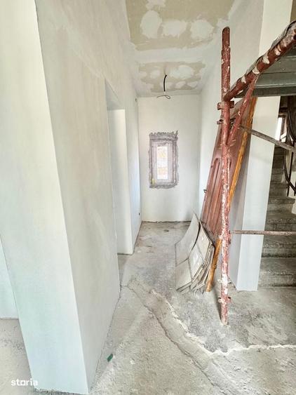 Casă cu 4 camere în Uiești