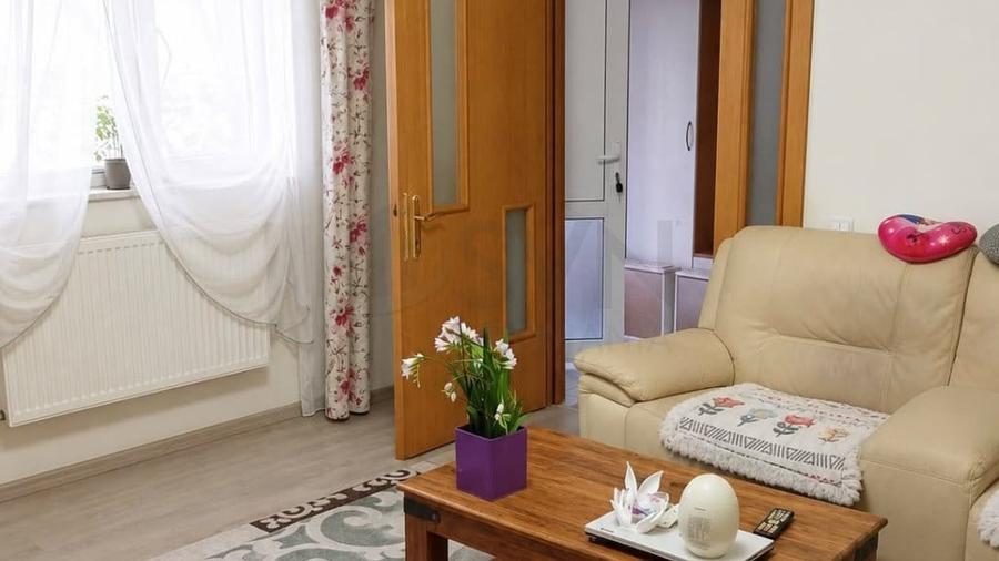 Casă cu 5 camere cu Teren 120 Mp în Colentina