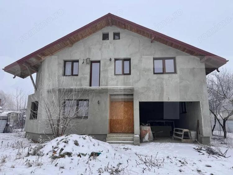 Casa la gri cu teren 1000mp cu priveli?te superba - Iazul Luizoaia - 3