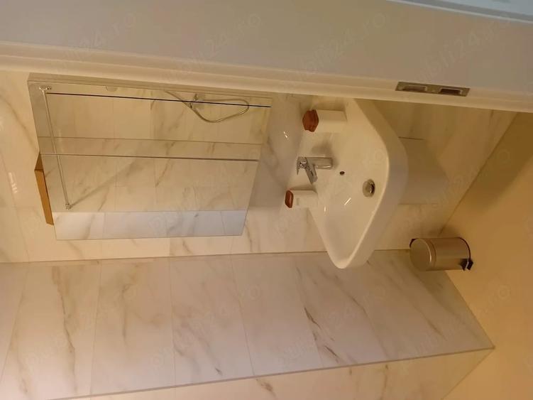Apartament cu 3 camere decomandat în Sânpetru