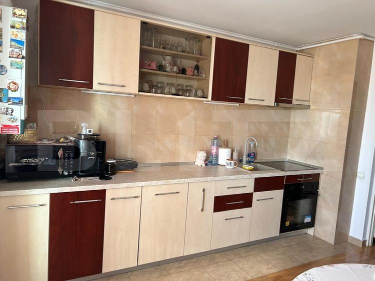 Apartament cu 3 camere decomandat, mobilat în Reghin