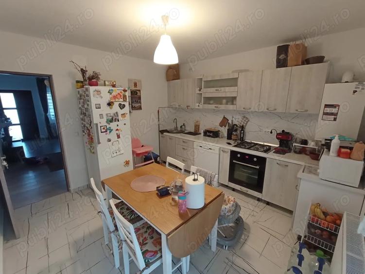 Casă cu 6 camere cu Teren 400 Mp în Horpaz