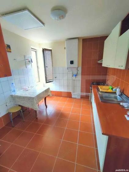 Casă cu 4 camere cu Garaj în Bogonos