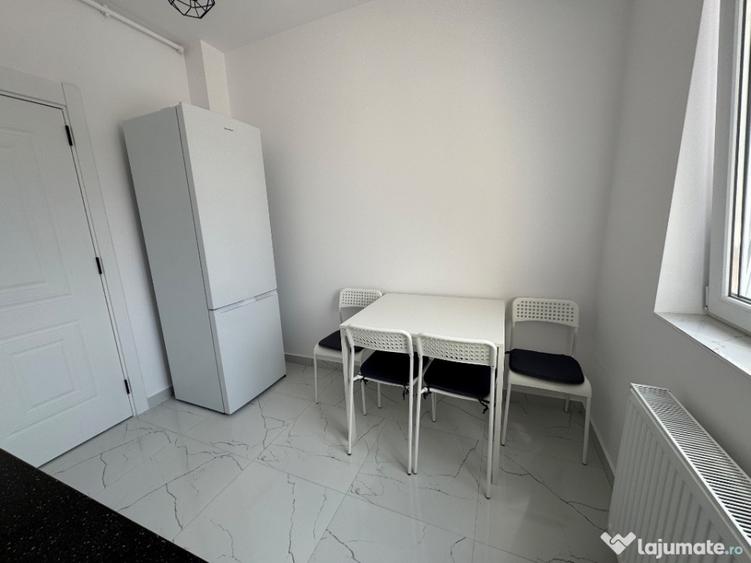 Apartament cu 3 camere decomandat, mobilat în Metalurgiei