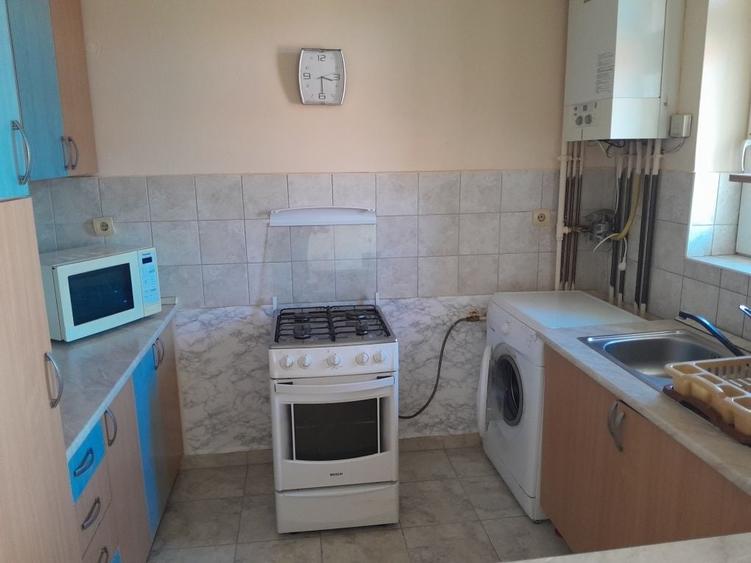 Apartament cu 3 camere decomandat în Vladimirescu