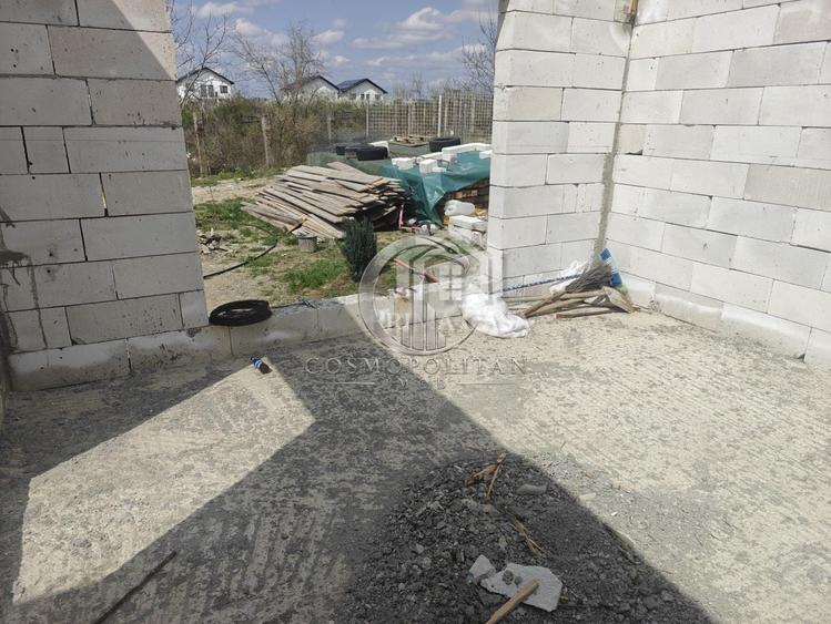 Casă cu 4 camere cu Canalizare în Vernești