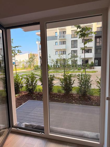 Spatiu Comercial / Birou 50mp + Gradina & Parcare Silk District (Parter) - 1