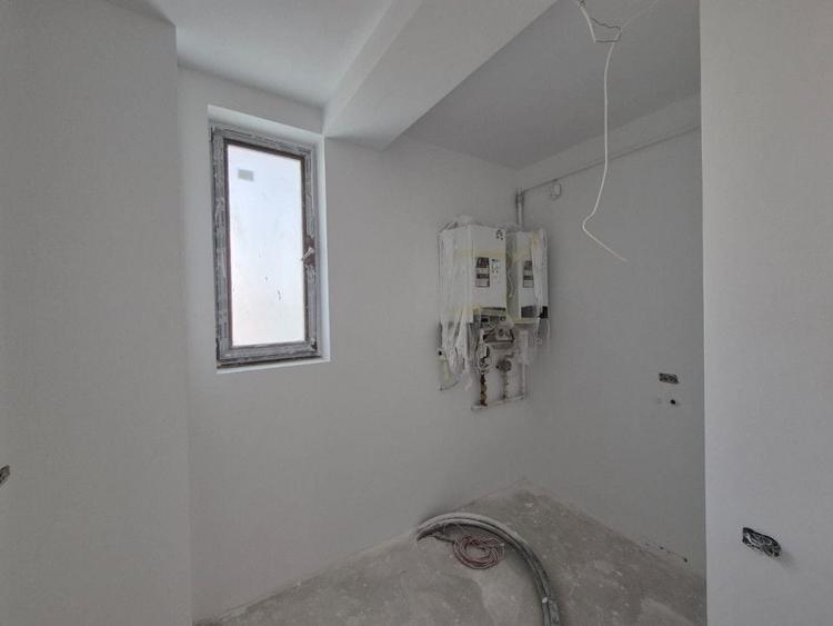 Casă individuală cu 11 camere cu Canalizare în Mogoșoaia