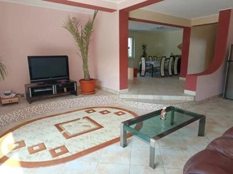 Casă cu 3 camere cu Teren 1000 Mp în Central