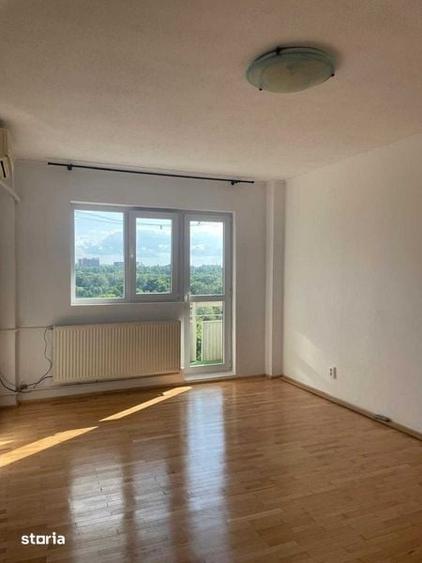 Apartament cu 3 camere în Tineretului
