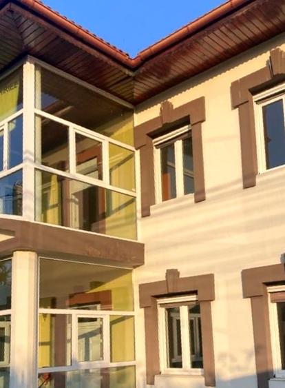 Casă individuală cu 7 camere cu Teren 900 Mp în Voluntari