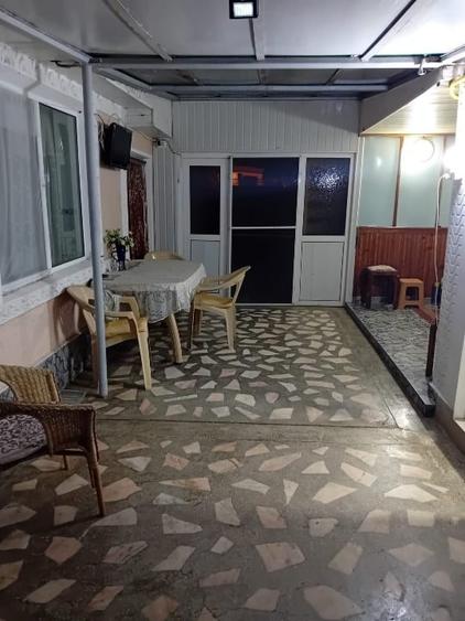 Casă individuală cu 5 camere cu Canalizare în Central