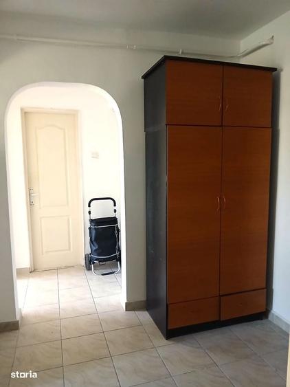 Apartament cu 2 camere decomandat în Podu Roș