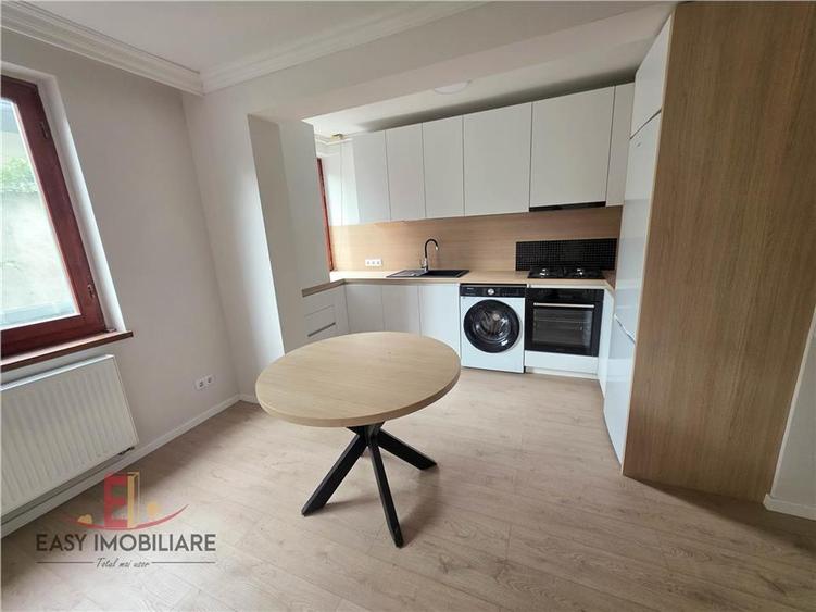 Apartament cu 2 camere decomandat în Ultracentral