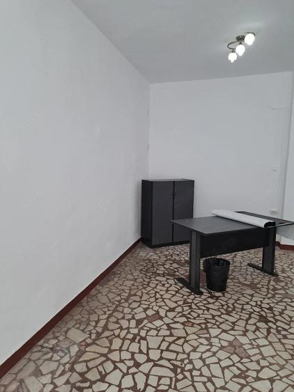 Spațiu comercial, de 90 mp, în Port