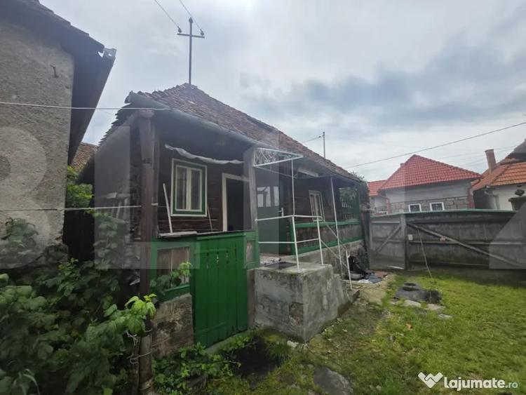 Casă cu 2 camere cu Teren 982 Mp în Bixad