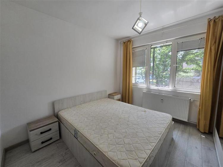 Apartament cu 2 camere semidecomandat, mobilat în 1 Mai