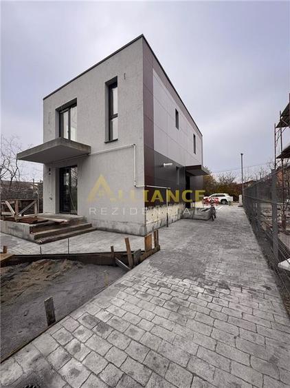 Casă individuală cu 3 camere cu Teren 257 Mp în Central