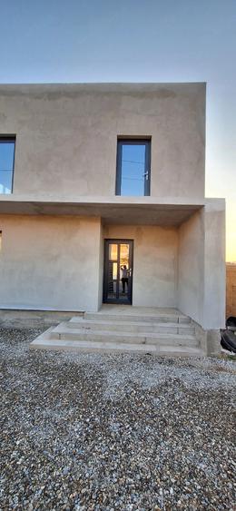 Casă cu 4 camere cu Teren 270 Mp în Periferie