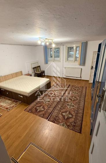 Apartament cu 2 camere semidecomandat, mobilat în Complex Studențesc