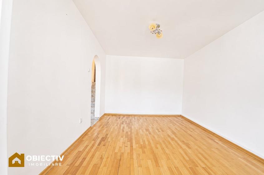 Apartament cu 4 camere decomandat în Central