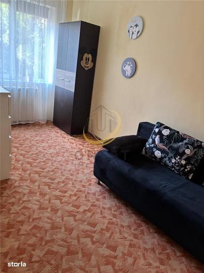 Apartament cu 3 camere semidecomandat în Bălcescu