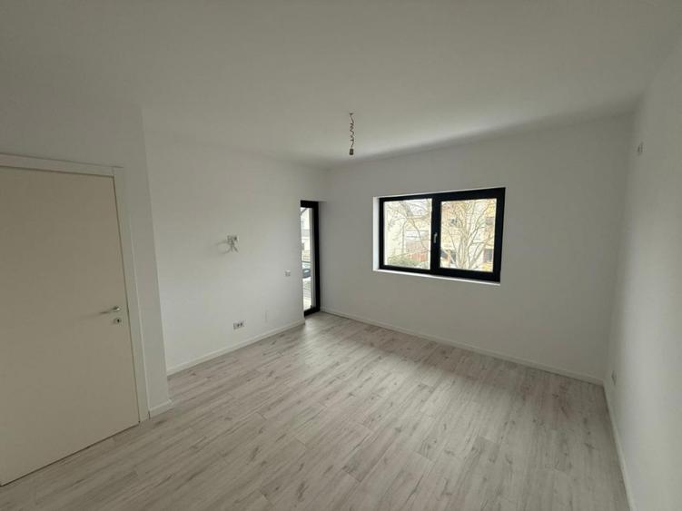 Casă cu 3 camere cu Teren 308 Mp în Sud