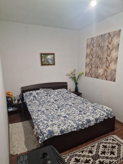 Apartament cu 4 camere semidecomandat în Central
