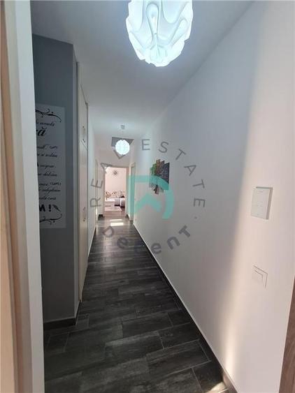 Apartament cu 2 camere decomandat, mobilat în Tractorul