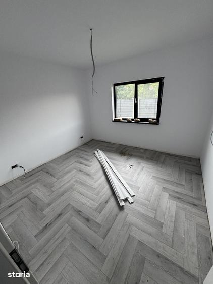 Casă cu 4 camere cu Teren 400 Mp în Clinceni
