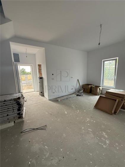Duplex cu 5 camere cu Canalizare în Moșnița Veche