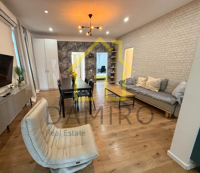 Apartament cu 5 camere semidecomandat în Calea Călărașilor